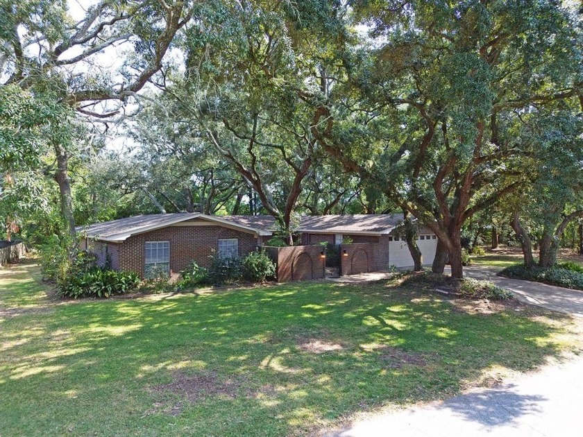 Spacious 5-bedroom house near the beach! Perfect as a primary - Beach Home for sale in Biloxi, Mississippi on Beachhouse.com