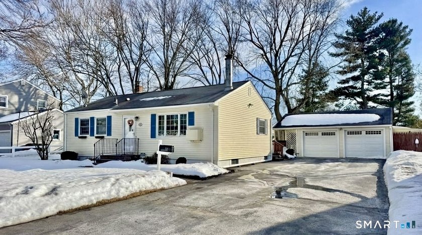 Truly one-of-a-kind ranch with a beautifully appointed in-law - Beach Home for sale in Milford, Connecticut on Beachhouse.com