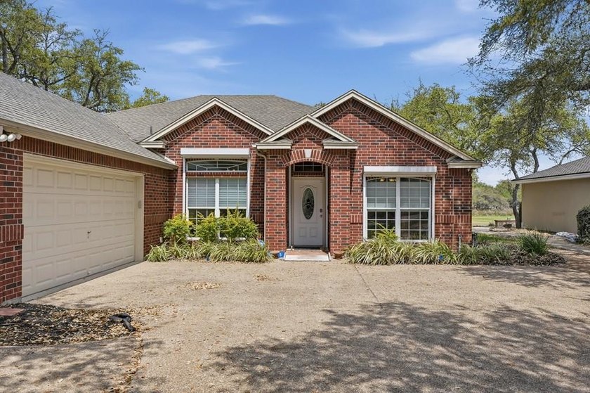 Stunning Fairway Home!! This gorgeous fairway home offers - Beach Home for sale in Rockport, Texas on Beachhouse.com