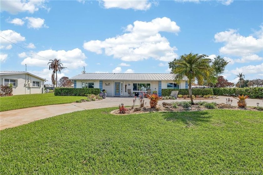This is Florida living! Beautiful 2/2 located in highly - Beach Home for sale in Vero Beach, Florida on Beachhouse.com