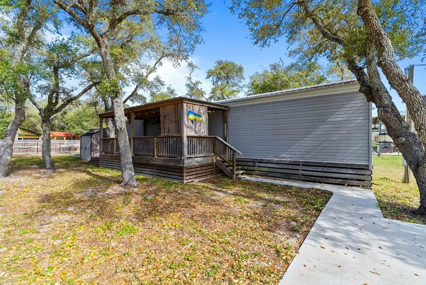 1615 S Doughty | 3 Bed | 2 Bath | Fully Furnished Coastal - Beach Home for sale in Rockport, Texas on Beachhouse.com