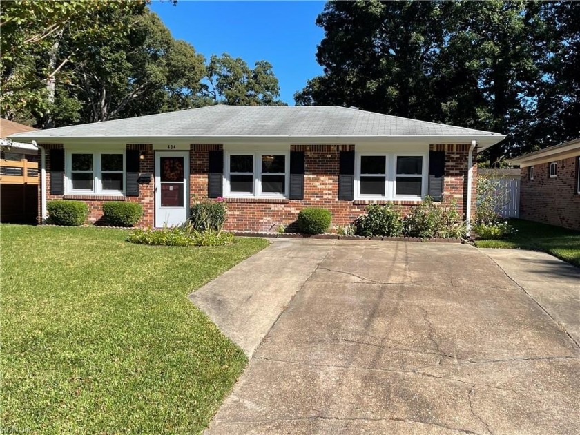 Beautiful updated ranch brick home located near Town Center - Beach Home for sale in Virginia Beach, Virginia on Beachhouse.com