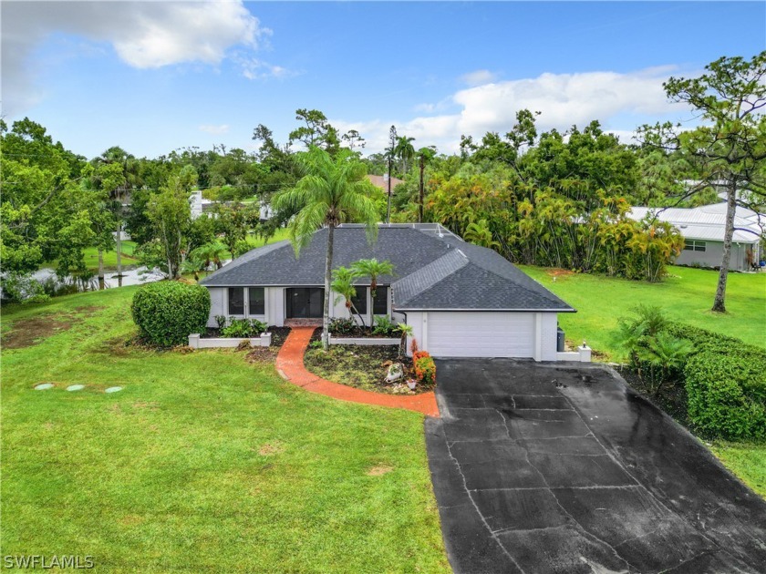 Presenting a stunning three bedroom, two bath pool home on a - Beach Home for sale in Fort Myers, Florida on Beachhouse.com