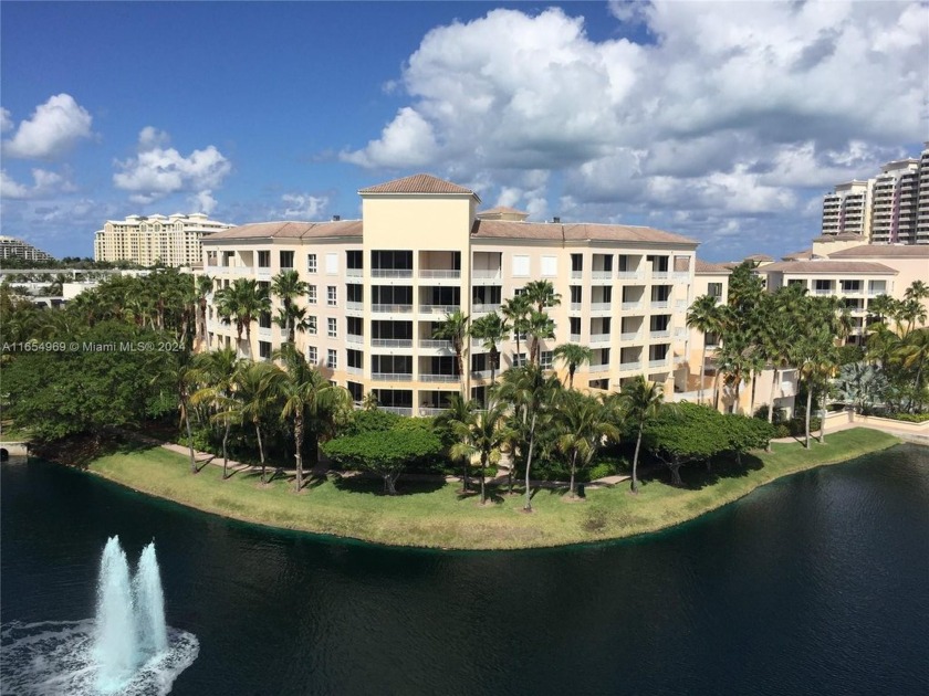 PRIME, 2 Bedroom, 2 Bath Unit Overlooking Lake & Fountain! - Beach Condo for sale in Key Biscayne, Florida on Beachhouse.com