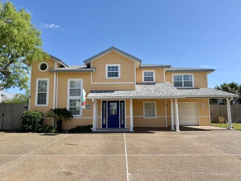 What a Location!! Look no further, this Classic Key Allegro - Beach Home for sale in Rockport, Texas on Beachhouse.com