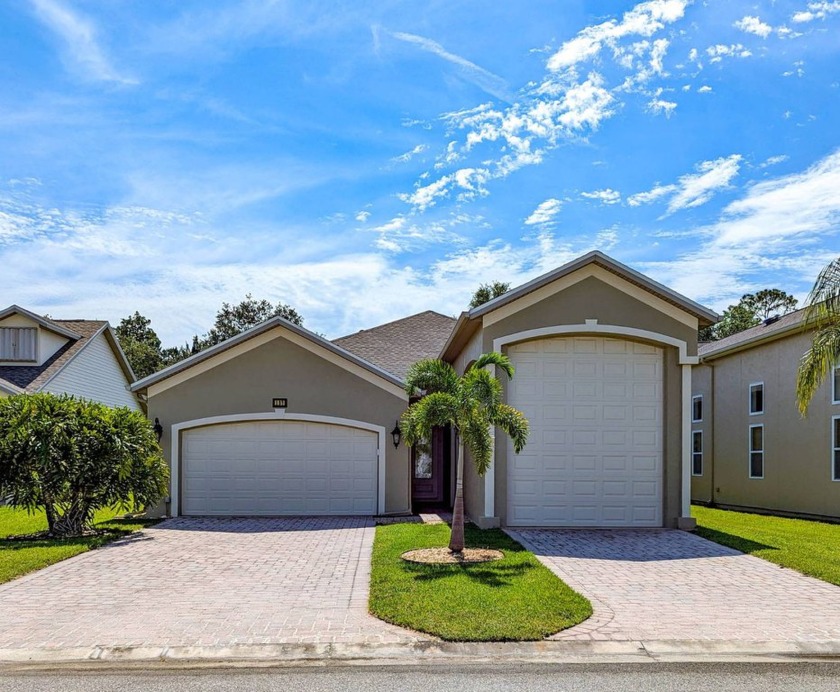 This beautiful Hidden Lakes resort home comes furnished and - Beach Home for sale in Titusville, Florida on Beachhouse.com