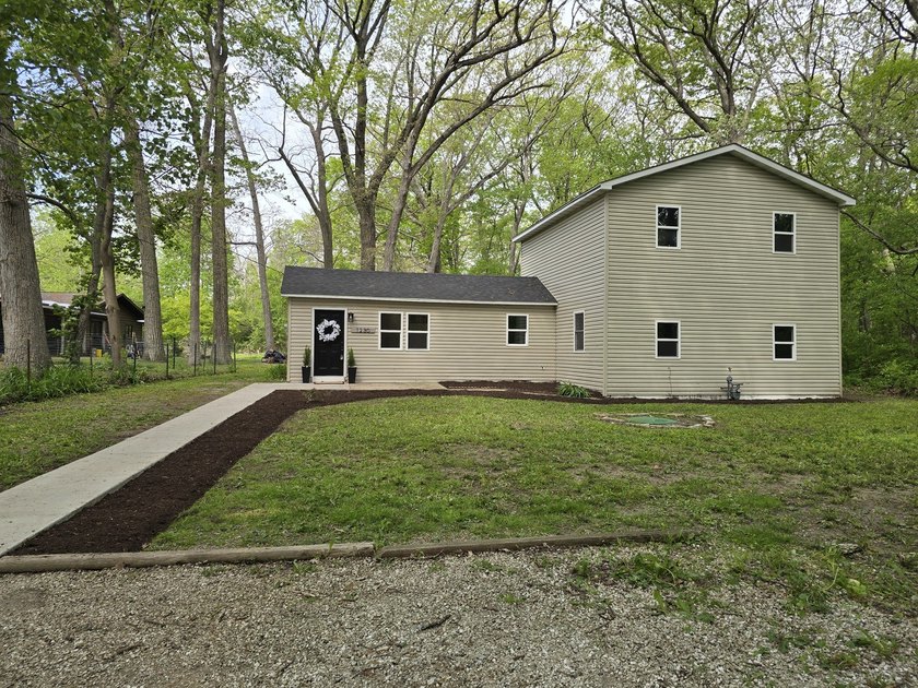 1230 Adams Ave - Beach Home for sale in Winthrop Harbor, Illinois on Beachhouse.com