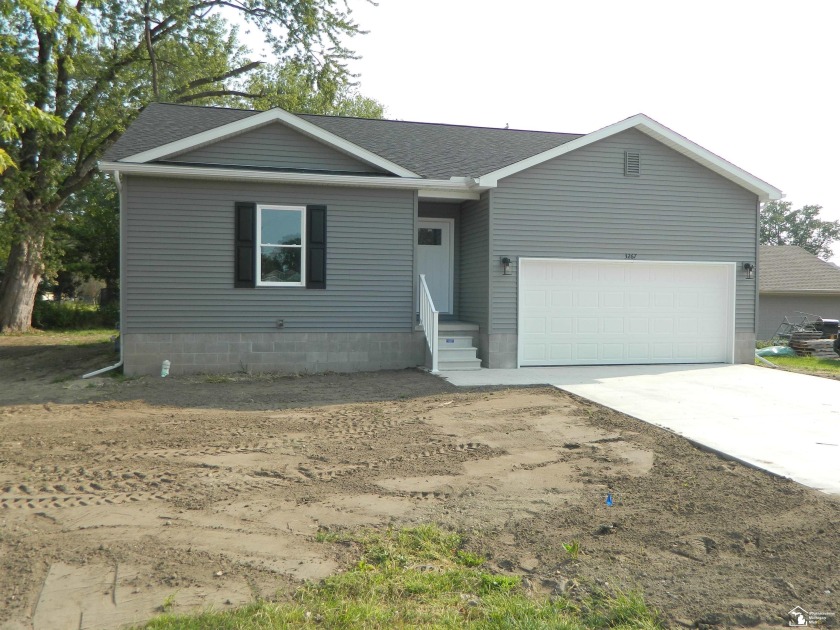 Wonderful new construction ready for immediate occupancy.  Ranch - Beach Home for sale in Monroe, Michigan on Beachhouse.com