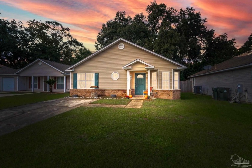 FIXER UPPER! Located in a small quiet desirable neighborhood - Beach Home for sale in Pensacola, Florida on Beachhouse.com