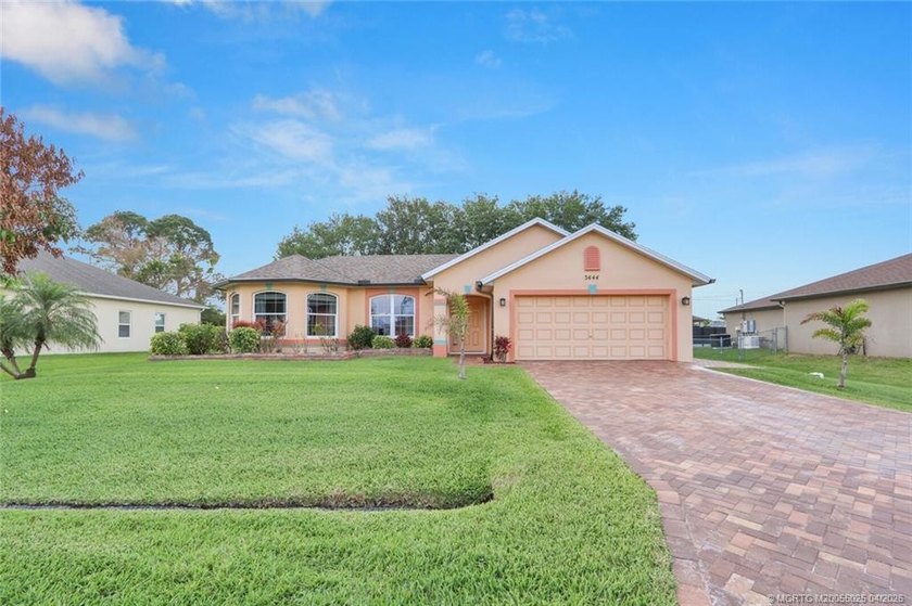 Your search ends HERE! This Superbly maintained 3 bed 2 bath - Beach Home for sale in Port Saint Lucie, Florida on Beachhouse.com