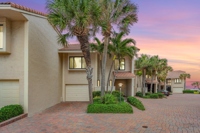 Appraised well above list price, ask to view, and ready for a - Beach Townhome/Townhouse for sale in Ocean Ridge, Florida on Beachhouse.com
