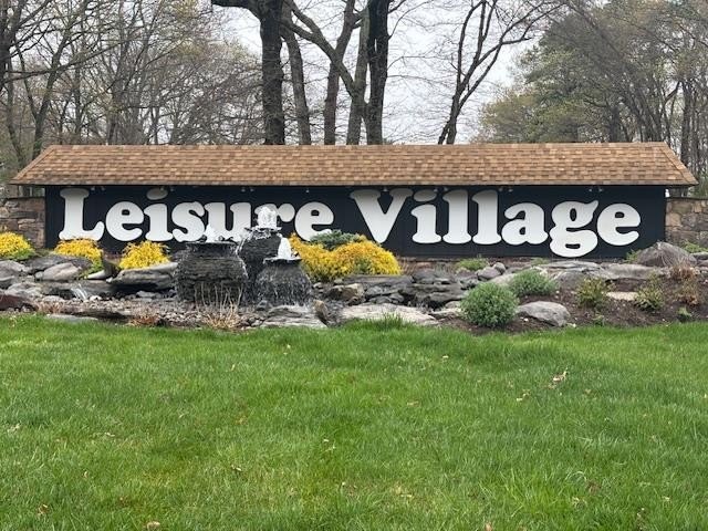 Welcome to  Beautiful Leasure Village. This Spacious 2 Bedroom - Beach Condo for sale in Ridge, New York on Beachhouse.com