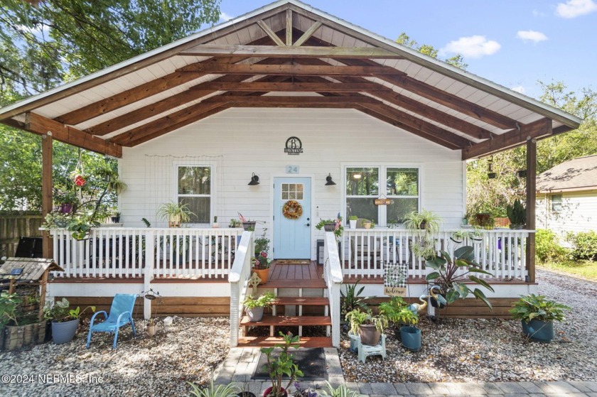 This beautifully designed 3-bedroom, 2-bath home boasts an open - Beach Home for sale in St Augustine, Florida on Beachhouse.com