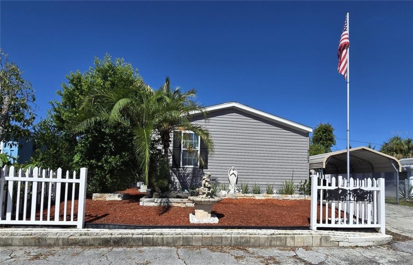 NO STORM DAMAGE!!!! NOT EVEN A PUDDLE!  Welcome to your new - Beach Home for sale in Holiday, Florida on Beachhouse.com