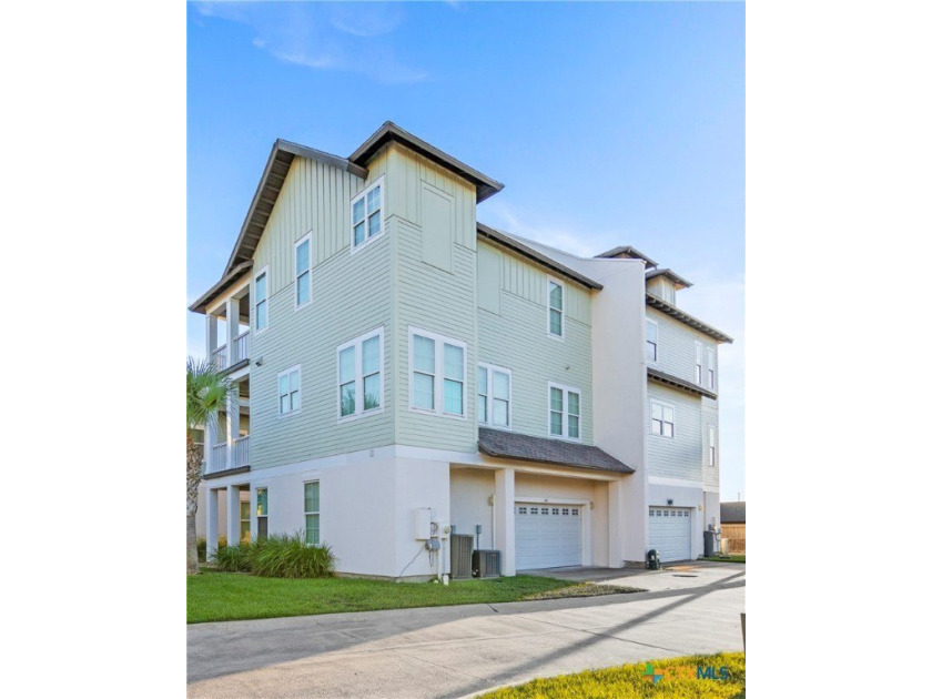 Remarks: Make your coastal dreams a reality with this stunning 3 - Beach Townhome/Townhouse for sale in Rockport, Texas on Beachhouse.com