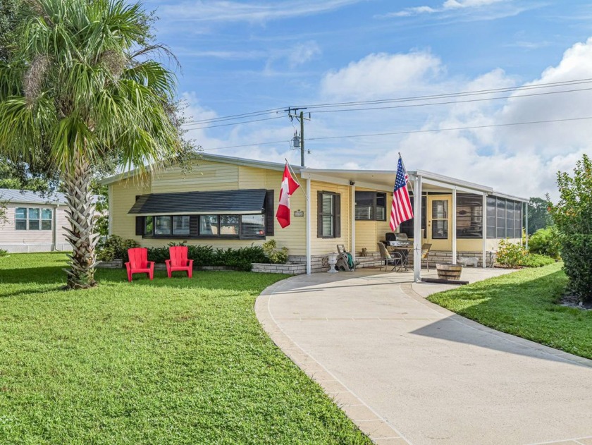 55+ Active Community. This warm and inviting spacious home on a - Beach Home for sale in Fort Pierce, Florida on Beachhouse.com