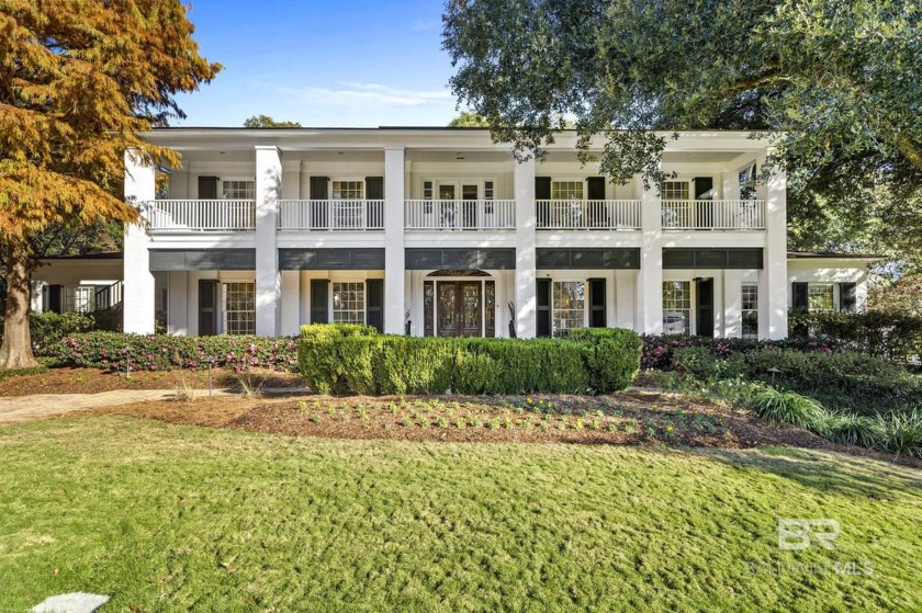 Located in Pinebrook, this estate home is adjacent to the - Beach Home for sale in Mobile, Alabama on Beachhouse.com