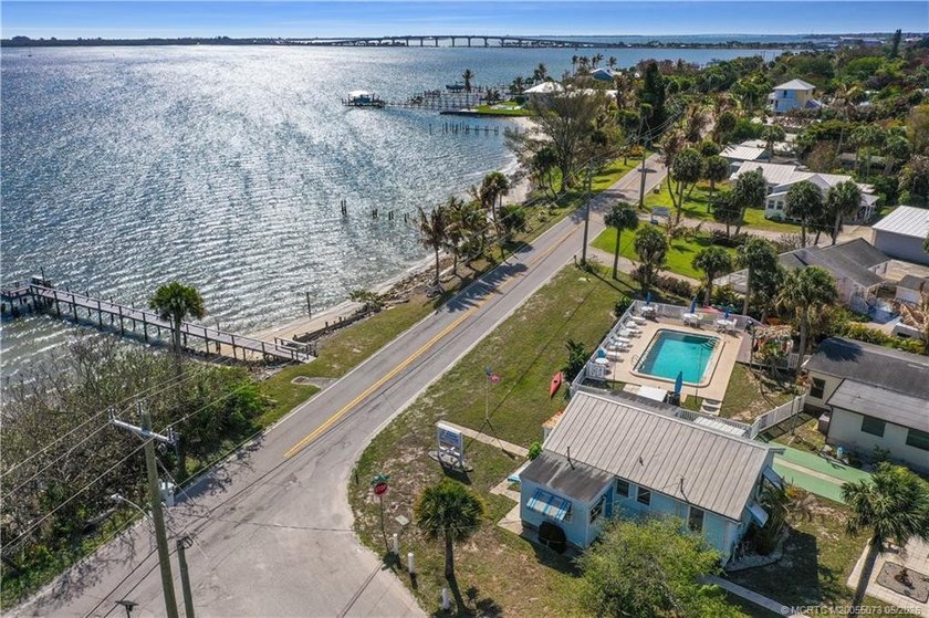 RIVERFRONT LIVING! This beautifully maintained 2BR, 1.5BA home - Beach Home for sale in Jensen Beach, Florida on Beachhouse.com