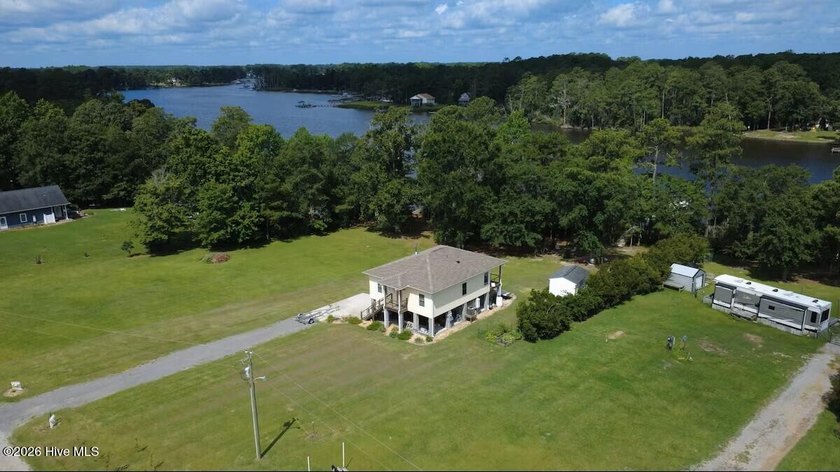 WELCOME TO 297 SUNG HARBOR LANE IN HISTORIC BATH-WHERE PEACEFUL - Beach Home for sale in Bath, North Carolina on Beachhouse.com