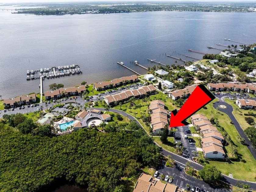 Exceptional waterfront boating community.Docks are available to - Beach Condo for sale in Jensen Beach, Florida on Beachhouse.com