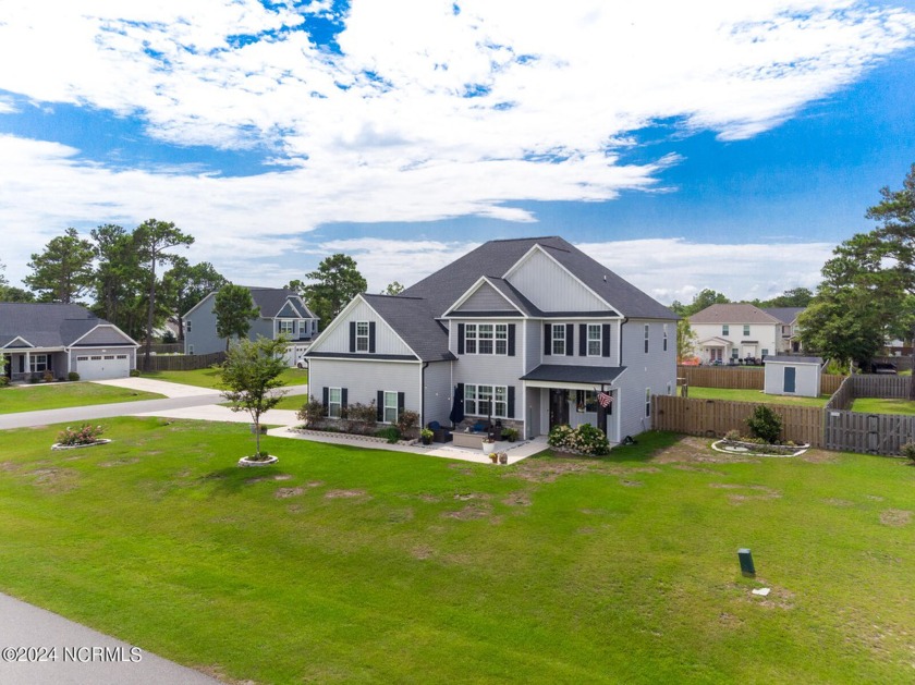 Welcome to your luxurious retreat in Sneads Ferry, NC! This - Beach Home for sale in Sneads Ferry, North Carolina on Beachhouse.com