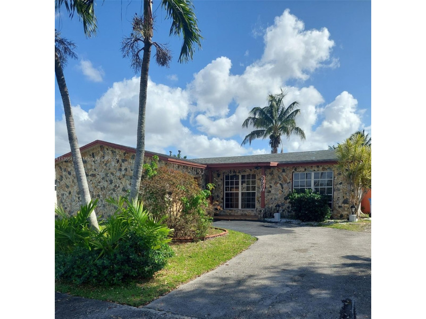 Home centrally located in West Sunrise. Close to Major highways - Beach Home for sale in Sunrise, Florida on Beachhouse.com