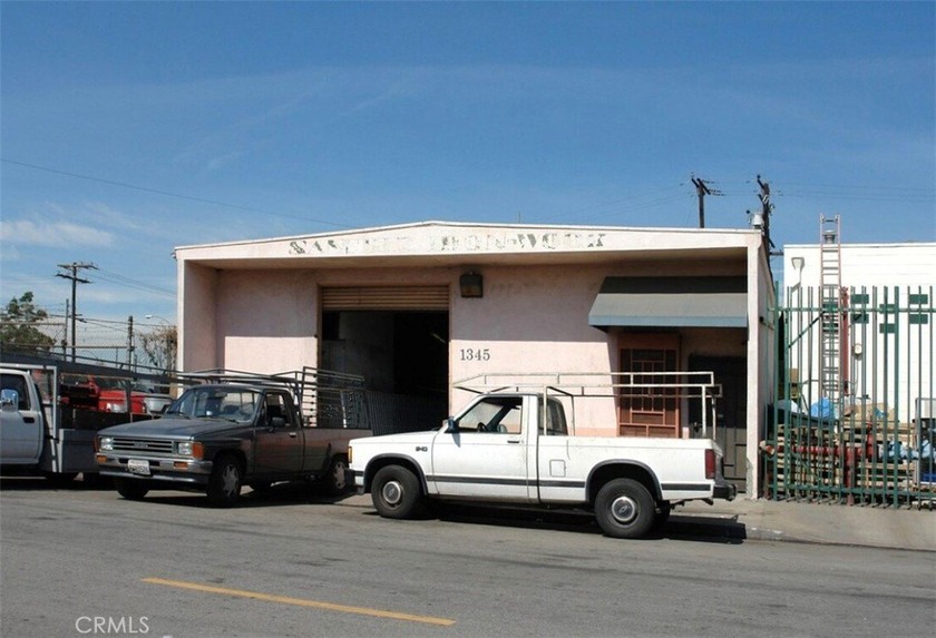 Exceptional freestanding industrial building featuring - Beach Commercial for sale in Long Beach, California on Beachhouse.com