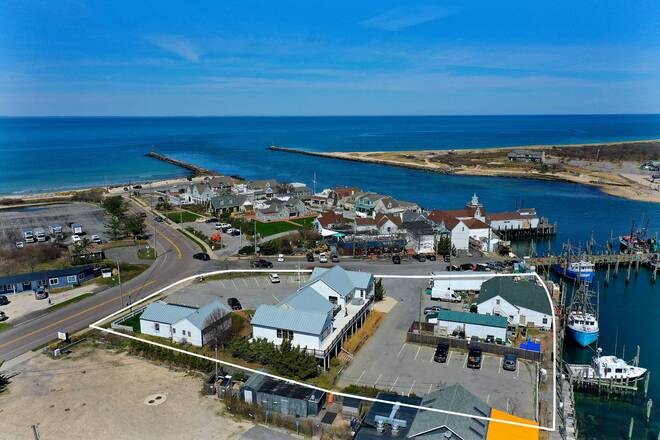 A premier commercial waterfront property located in the heart of - Beach Commercial for sale in Montauk, New York on Beachhouse.com