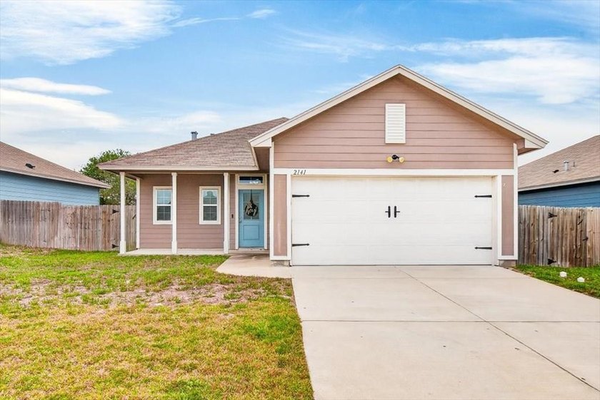Discover the perfect blend of coastal charm and everyday - Beach Home for sale in Aransas Pass, Texas on Beachhouse.com