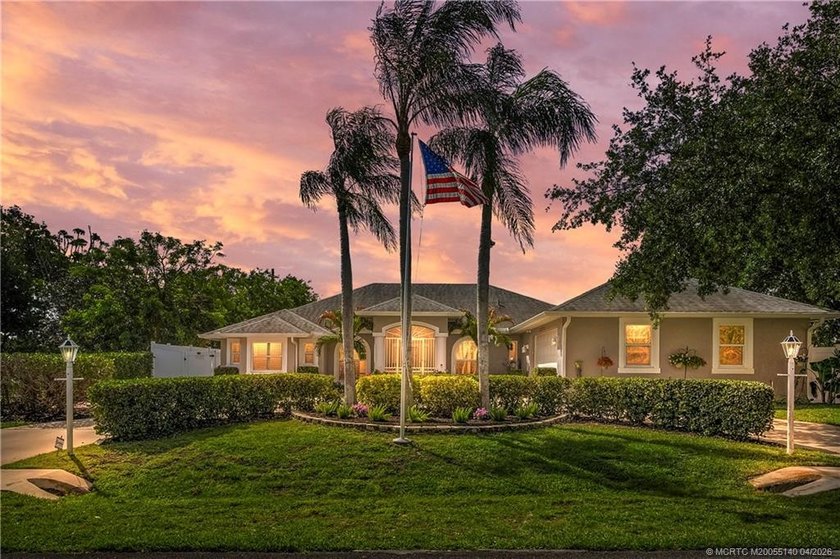 Beautifully remodeled 3-bedroom, 2.5-bath home featuring a - Beach Home for sale in Stuart, Florida on Beachhouse.com