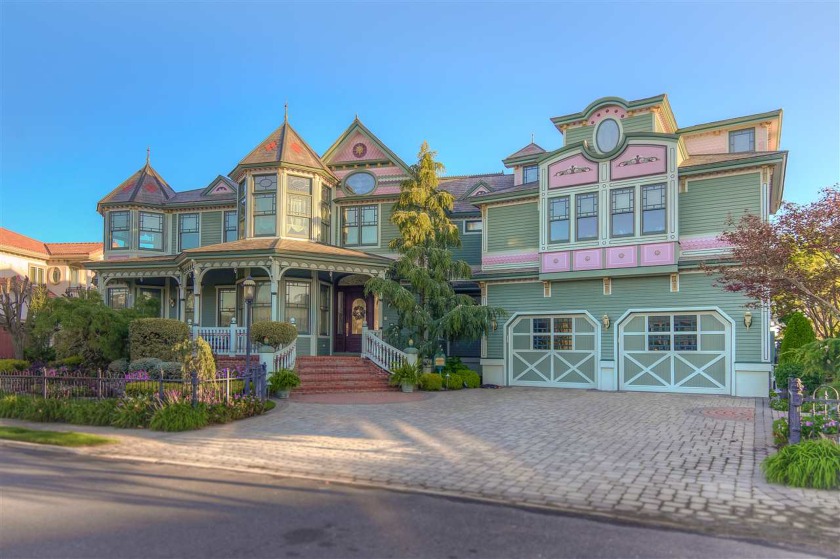 A magnificent Victorian style home with panoramic bay views. The - Beach Home for sale in Ocean City, New Jersey on Beachhouse.com