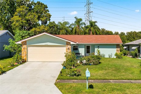 What a rare opportunity to have a water view in your backyard in - Beach Home for sale in Clearwater, Florida on Beachhouse.com