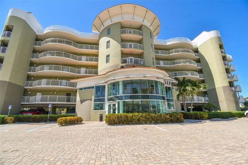 *EXCLUSIVE* CORNER UNIT. Two Bedroom two full baths, 914 sqft of - Beach Condo for sale in Treasure Island, Florida on Beachhouse.com