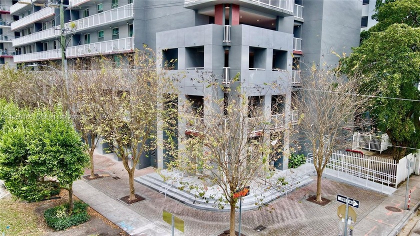 Experience refined urban living in this sophisticated residence - Beach Condo for sale in Miami, Florida on Beachhouse.com