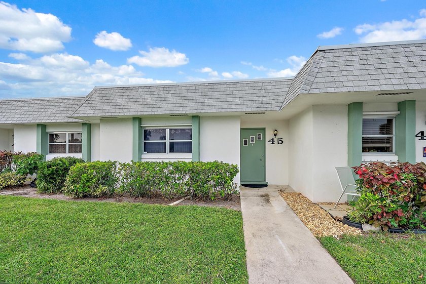 MOTIVATED SELLER! Welcome to your ideal home. This beautifully - Beach Home for sale in West Palm Beach, Florida on Beachhouse.com