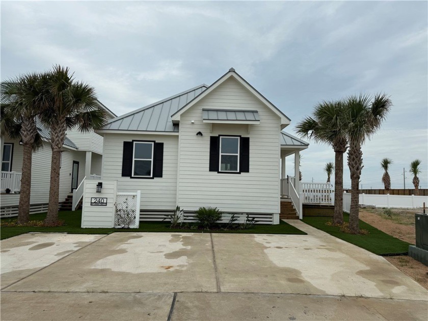Spoonbill Bay is a luxury bay side home and cottage development - Beach Home for sale in Port Aransas, Texas on Beachhouse.com