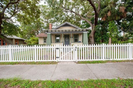 Welcome to Gulfport !  Close to the thriving Arts, Restaurants - Beach Home for sale in Gulfport, Florida on Beachhouse.com