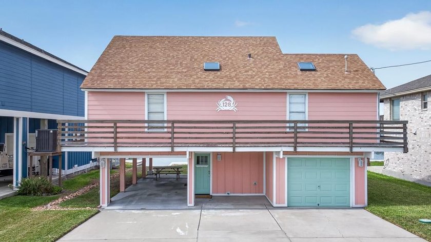 Turnkey Copano Bay Waterfront Retreat with Pier, Boat Ramp & - Beach Home for sale in Rockport, Texas on Beachhouse.com