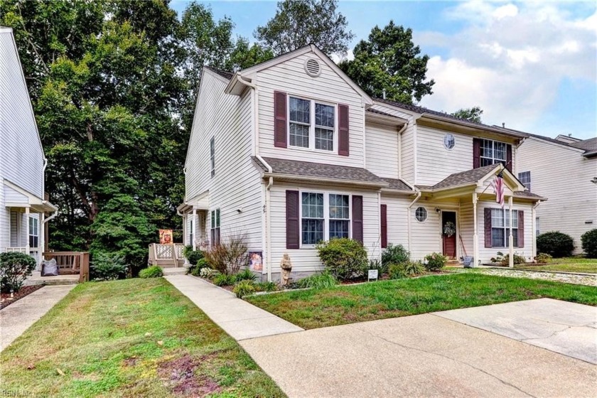 This charming townhouse offers wonderful features: a spacious - Beach Townhome/Townhouse for sale in Newport News, Virginia on Beachhouse.com