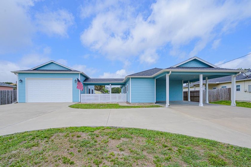 Coastal charm meets functionality in this beautifully maintained - Beach Home for sale in Rockport, Texas on Beachhouse.com