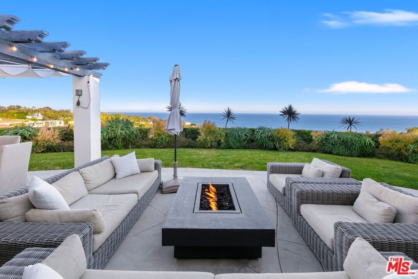 One-Story Estate with uninterrupted 180-degree Ocean Views from - Beach Home for sale in Malibu, California on Beachhouse.com
