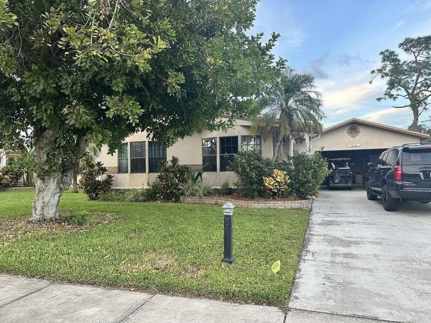 Move in Ready! FULLY FURNISHED, well cared for 2-bedrooms - Beach Home for sale in North Fort Myers, Florida on Beachhouse.com