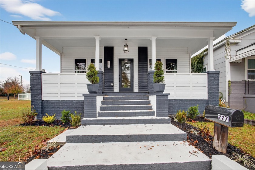 LOCATION, LOCATION, LOCATION!! THIS BEAUTIFUL RENOVATION - Beach Home for sale in Savannah, Georgia on Beachhouse.com