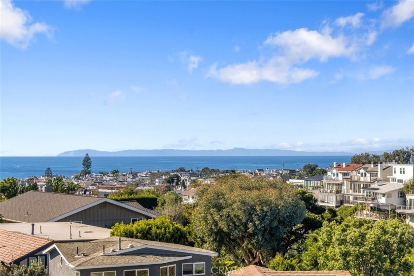 Perched in the exclusive enclave of Corona Highlands, 420 De - Beach Home for sale in Corona Del Mar, California on Beachhouse.com