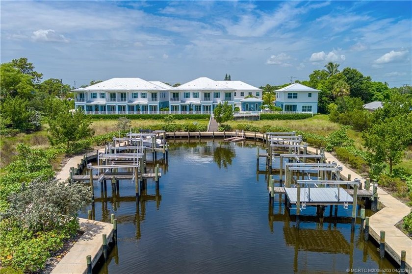 WATERFRONT TOWNHOME w/ DOCK & 10K LIFT in one of the most - Beach Townhome/Townhouse for sale in Stuart, Florida on Beachhouse.com