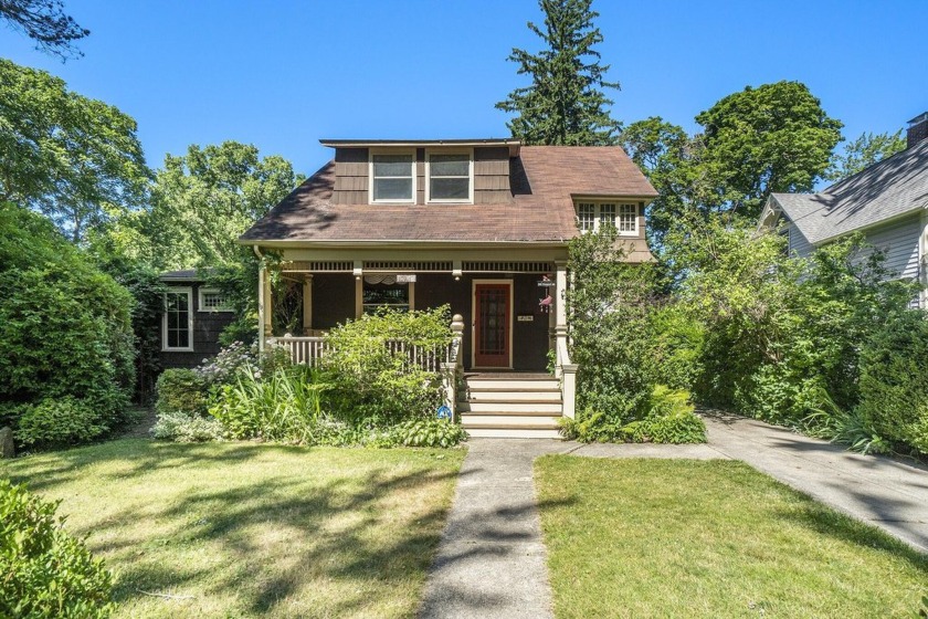 OPEN HOUSE NOV 9 from 1-2:30 pm. Welcome to your dream home! - Beach Home for sale in South Haven, Michigan on Beachhouse.com