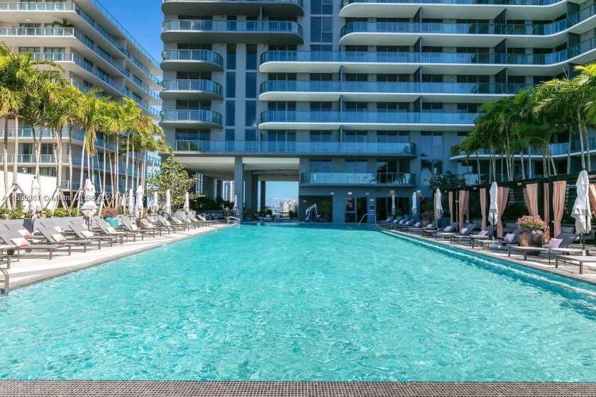 SELLER FINANCING IS AVAILABLE! This unit offers a warm, inviting - Beach Condo for sale in Miami, Florida on Beachhouse.com