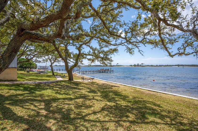 Lovely renovated 1/1 in a waterfront complex that offers coastal - Beach Condo for sale in Mary Esther, Florida on Beachhouse.com