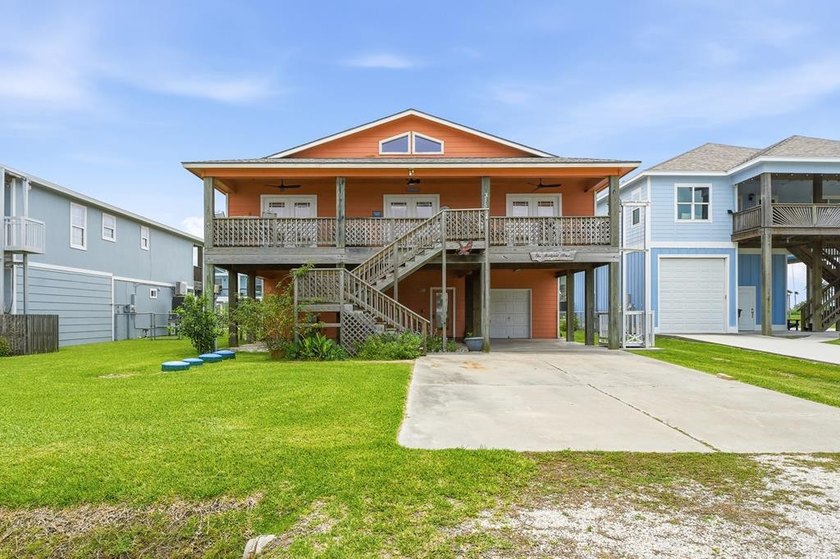 4 bedroom, 3 bath waterfront canal home with quick access to - Beach Home for sale in Rockport, Texas on Beachhouse.com