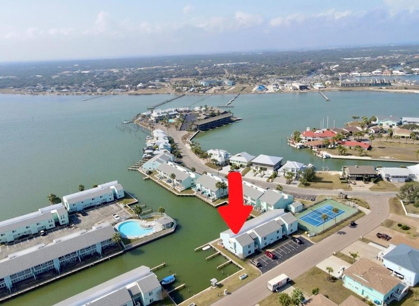 Welcome to this stunning  Key Allegro condo, where serene water - Beach Condo for sale in Rockport, Texas on Beachhouse.com